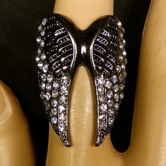 Beautiful Angel Wings Rhinestones Ring